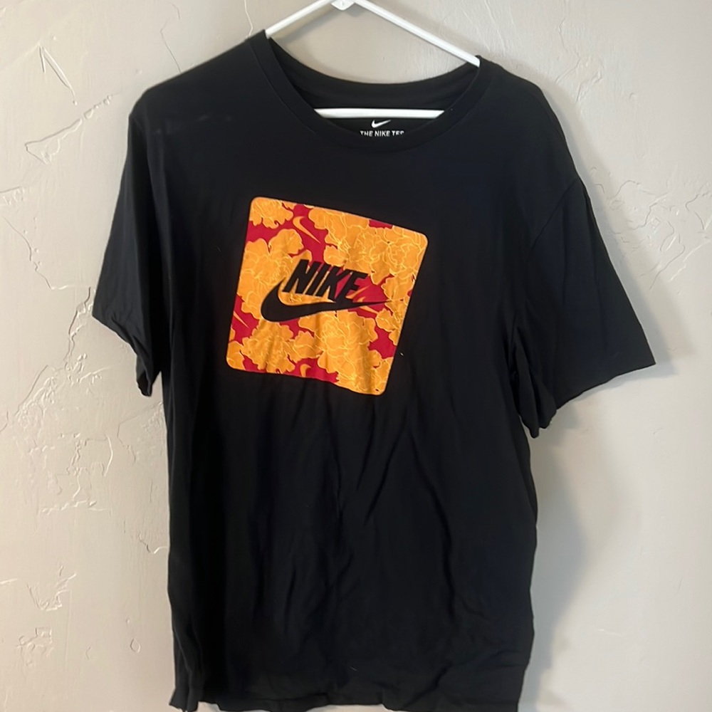 COPY - Mens Nike Floral Tee